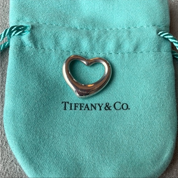 Authentic Tiffany & Co Floating Heart Pendant Medium - Picture 3 of 9
